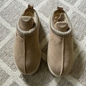 UGG Tazz Platform Slippers - New Without Tags